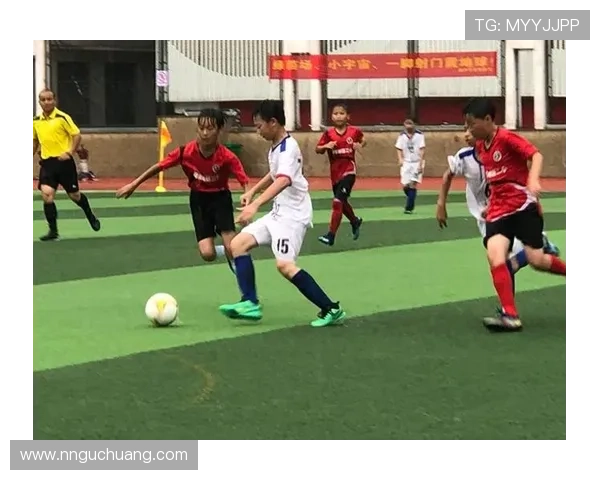 足球全周精彩回顾从星期一到星期天每一场比赛带你领略激情四溢的绿茵赛场